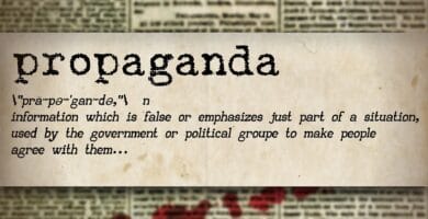 Recorte con la definición de la palabra "propaganda"