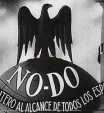 Cabecera del NO-DO con eslogan "El mundo entero al alcance de los españoles"