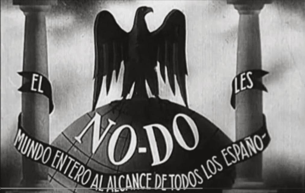 Cabecera del NO-DO con eslogan "El mundo entero al alcance de los españoles"