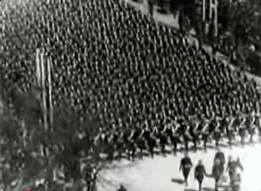Desfile militar en el NO-DO