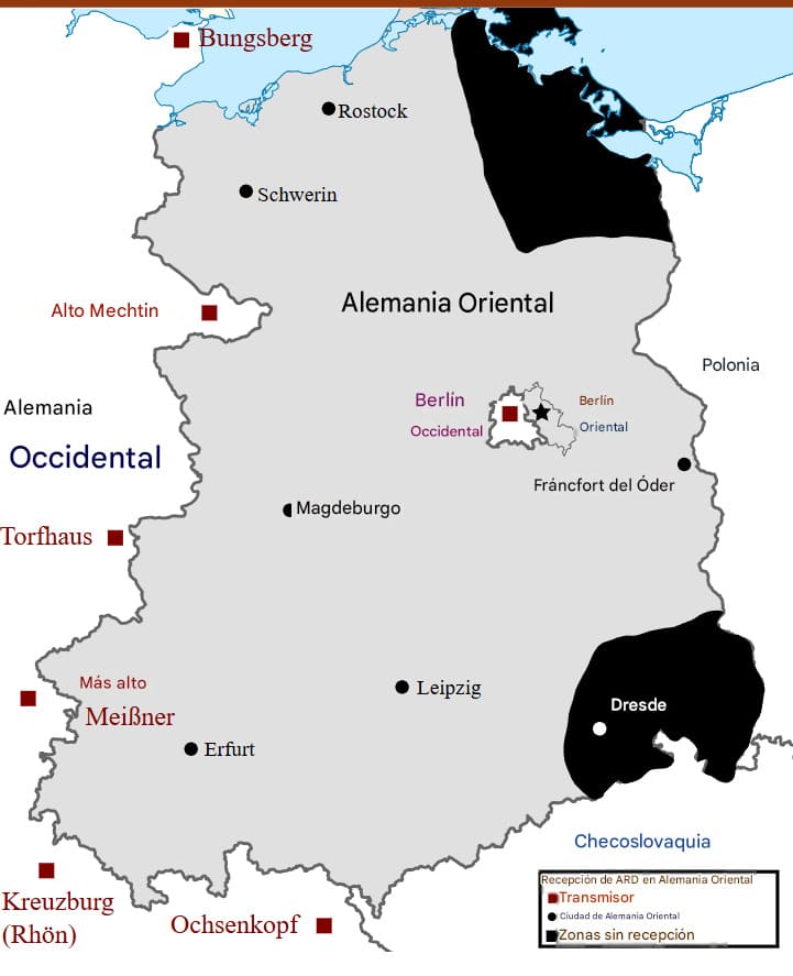 Mapa de Alemania Oriental señalando los transmisores de Alemania Occidental y las zonas oscuras sin recepción en negro.