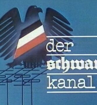 Emblema de Der Schwarze Kanal con el águila federal modificada sobre antenas y tipografía gótica sobre fondo azul satinado.
