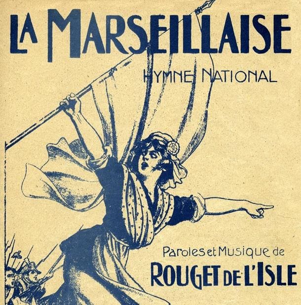 Ilustración vintage azul sobre fondo crema de una mujer guiando a soldados con una bandera, portada de las palabras de Rouget de Lisle.